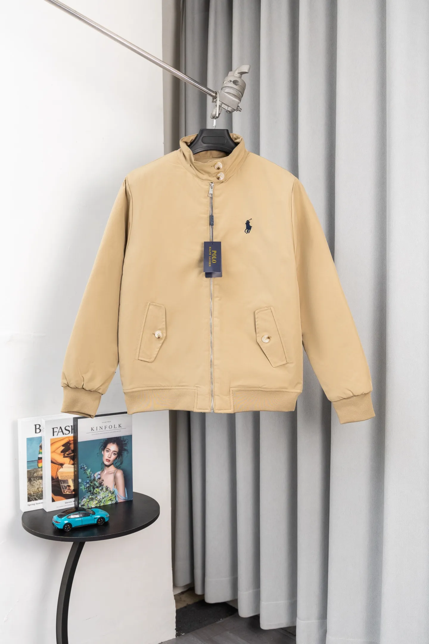 Model number (M038) hanging picture P370